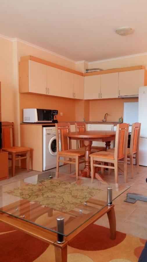 Sunrise Apartment Balchik Eksteriør billede